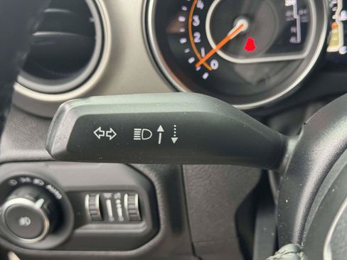 Used 2022 Jeep Wrangler Unlimited Sport AWD/4WD image 21
