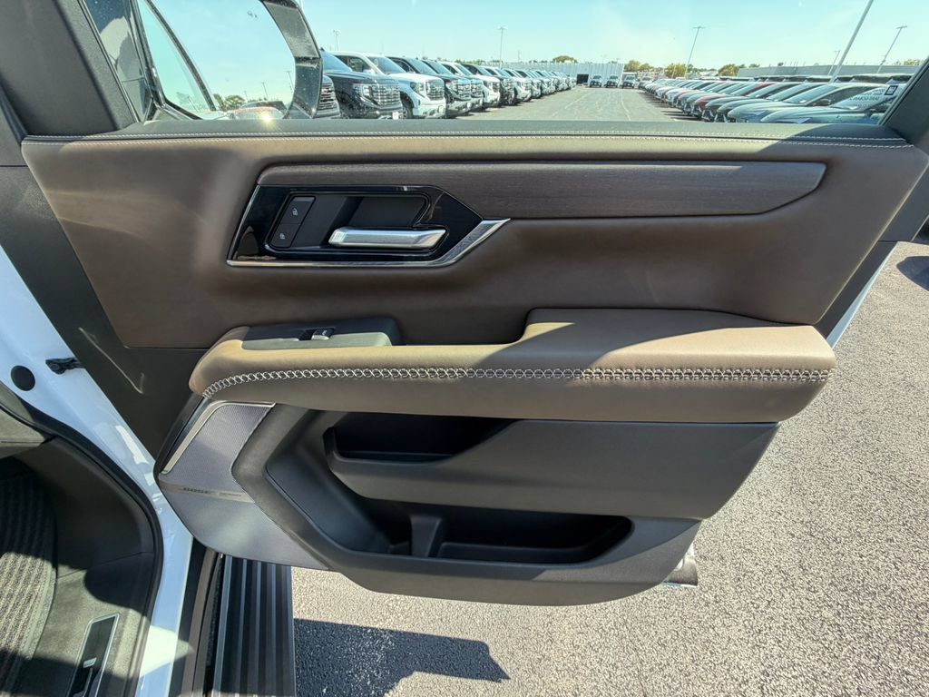 New 2026 GMC Yukon XL Denali Ultimate AWD/4WD image 24