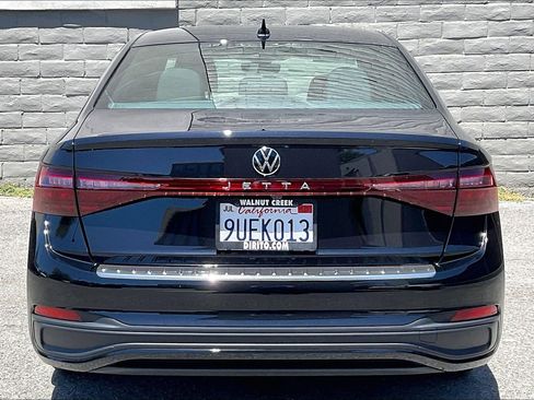 Used 2025 Volkswagen Jetta Sport FWD image 3