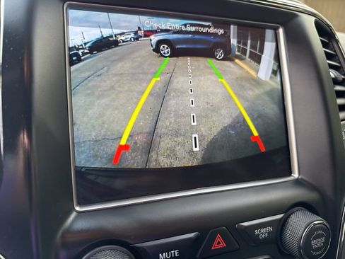 Used 2018 Jeep Grand Cherokee High Altitude image 19