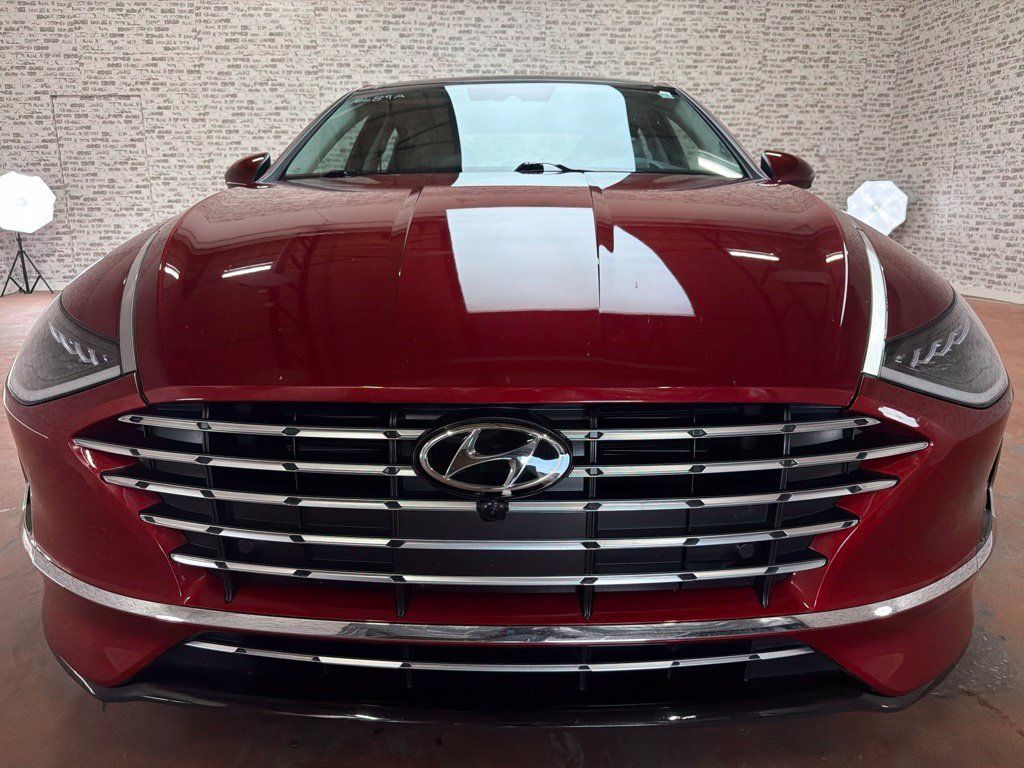 Used 2023 Hyundai Sonata Limited w/ Cargo Package FWD image 2