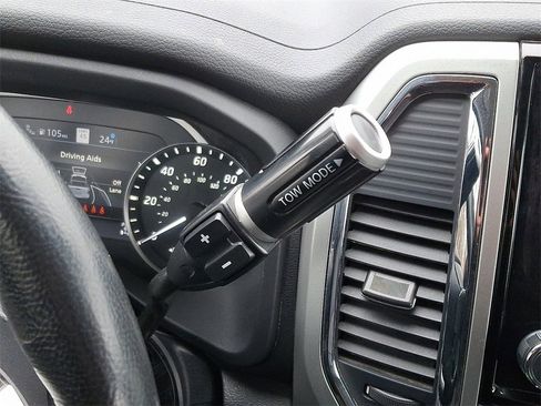 Used 2021 Nissan Titan SV w/ SV Convenience Package image 15