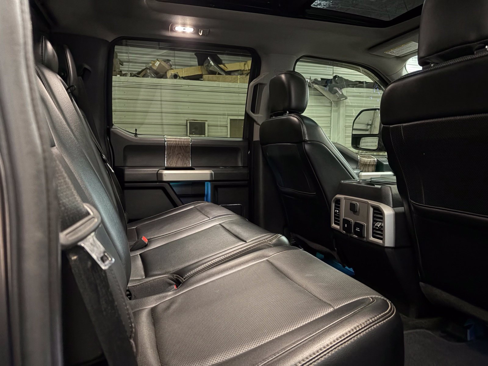 Used 2018 Ford F350 Lariat w/ Lariat Ultimate Package AWD/4WD image 32
