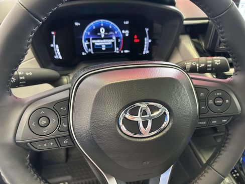 Used 2026 Toyota Corolla Cross LE w/ Moonroof Package FWD image 19