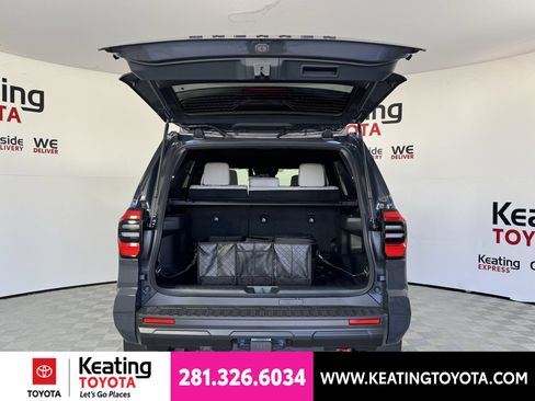 New 2026 Toyota 4Runner SR5 AWD/4WD image 11