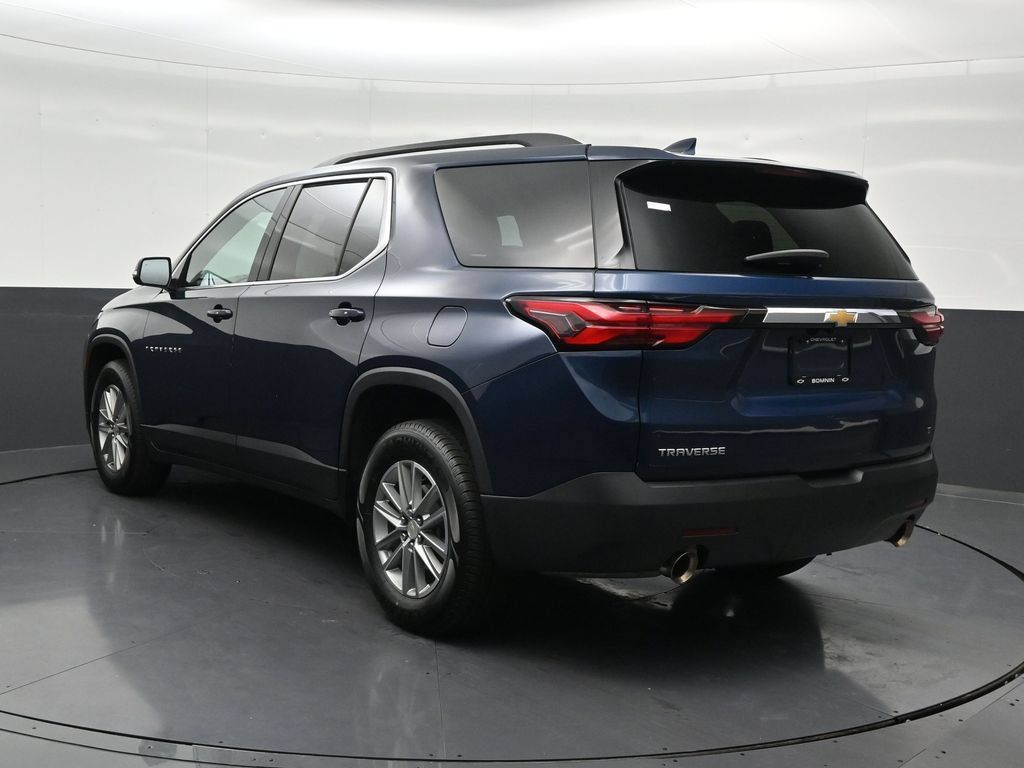 Used 2023 Chevrolet Traverse LT FWD image 3