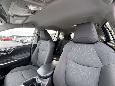 Used 2024 Toyota RAV4 XLE image 18