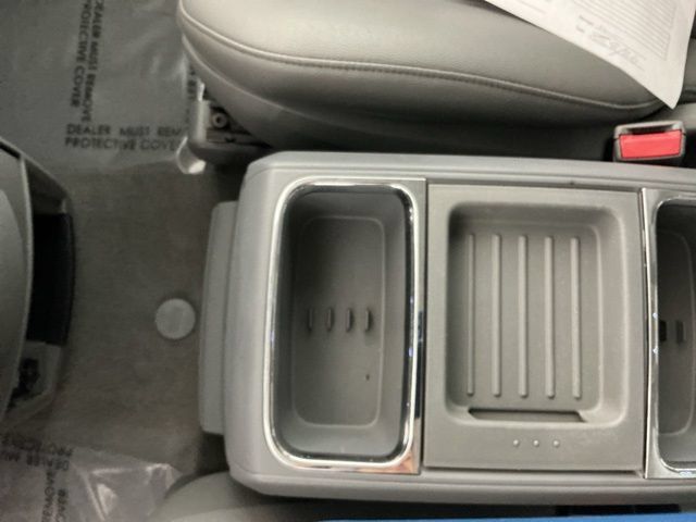 Used 2008 Chrysler Town & Country Touring FWD image 20