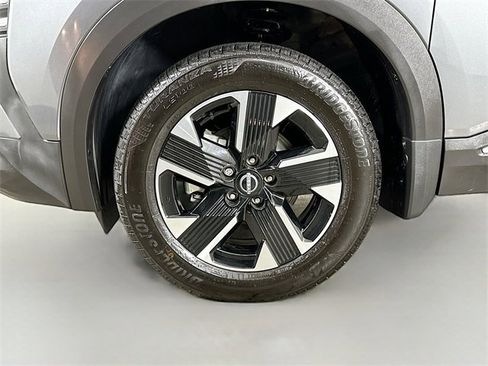 Used 2025 Nissan Kicks SV image 10