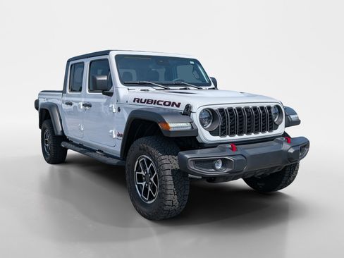 Used 2024 Jeep Gladiator Rubicon w/ Technology Group AWD/4WD image 2
