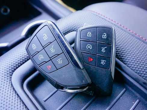 Used 2021 Chevrolet Tahoe RST w/ Luxury Package image 27