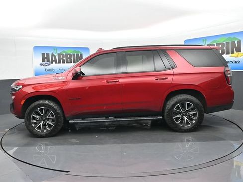 Used 2022 Chevrolet Tahoe Z71 w/ Luxury Package AWD/4WD image 2
