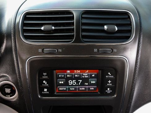 Used 2020 Dodge Journey SE FWD image 33