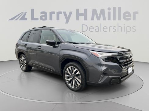 Used 2025 Subaru Forester Touring AWD/4WD image 7