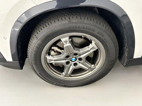 Used 2025 BMW X1 xDrive28i AWD/4WD image 11