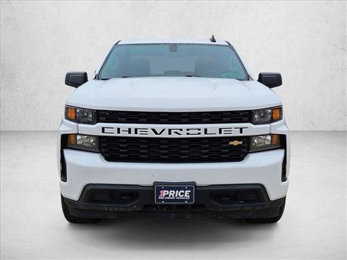 Used 2020 Chevrolet Silverado 1500 Custom w/ Custom Value Package image 2