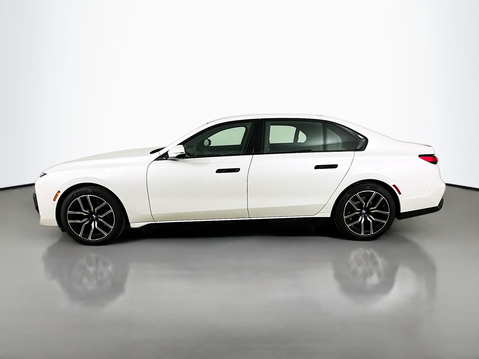 New 2026 BMW 760i xDrive AWD/4WD image 8