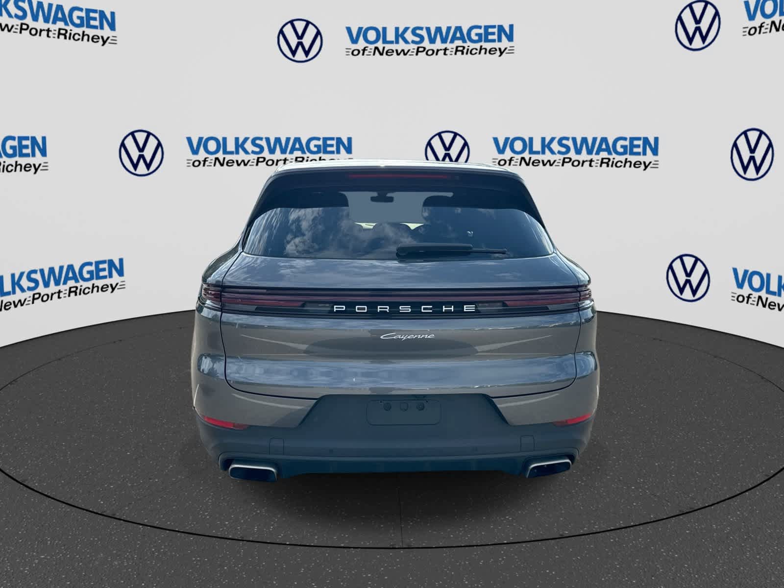 Used 2025 Porsche Cayenne AWD/4WD image 13