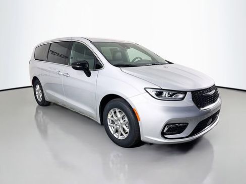 New 2026 Chrysler Pacifica Select image 1
