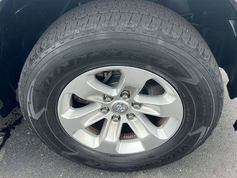 Used 2021 RAM 1500 Laramie AWD/4WD image 40