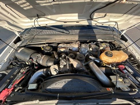 Used 2010 Ford F350 Lariat image 29