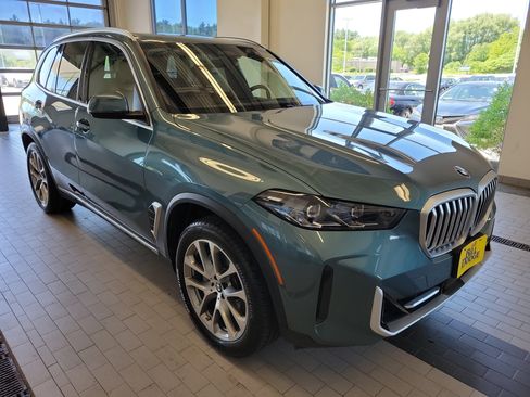 Used 2025 BMW X5 xDrive40i AWD/4WD image 3