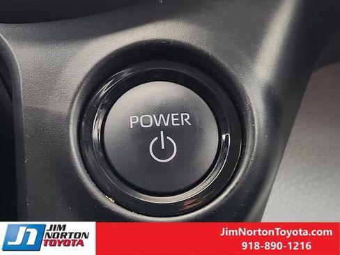 Used 2025 Toyota Sienna XLE image 23