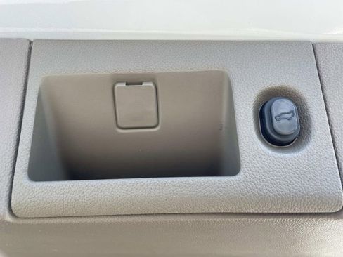 Used 2019 GMC Yukon SLT w/ Open Road Package image 13