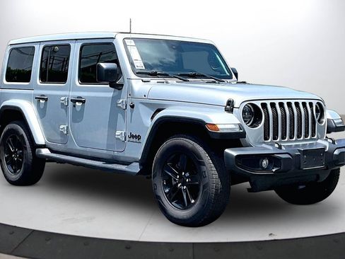 Used 2023 Jeep Wrangler Unlimited Sahara AWD/4WD image 2