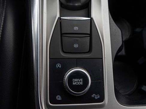 Used 2020 Ford Explorer XLT w/ Equipment Group 202A image 22