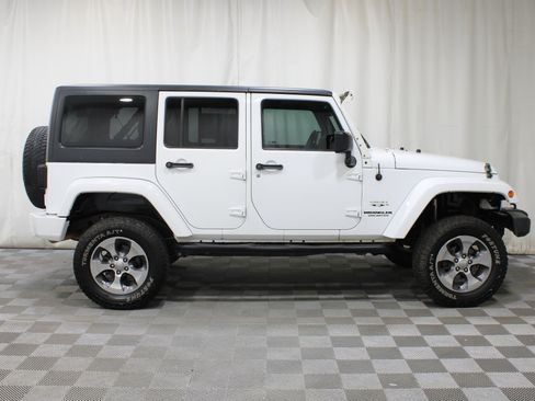 Used 2016 Jeep Wrangler Unlimited Sahara w/ Max Tow Package AWD/4WD image 25