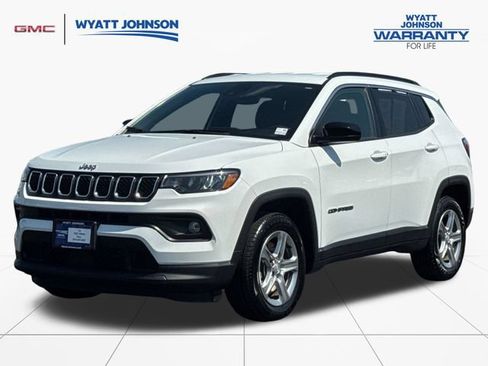 Used 2024 Jeep Compass Latitude AWD/4WD image 1