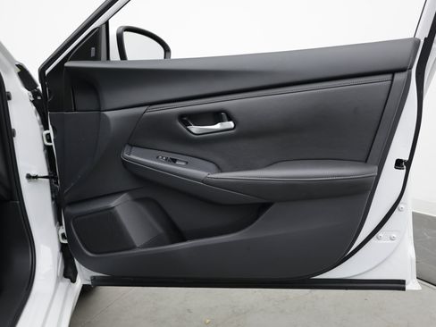 Used 2025 Nissan Sentra SV FWD image 37