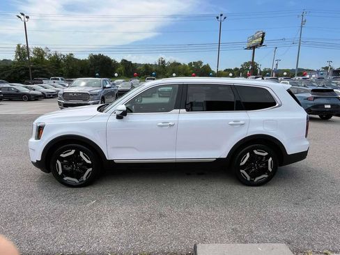 Used 2023 Kia Telluride EX w/ EX Captain's Chair Package AWD/4WD image 34