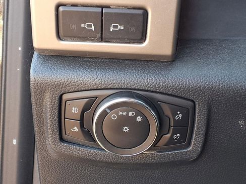 Used 2022 Ford F250 Lariat w/ Chrome Package image 18