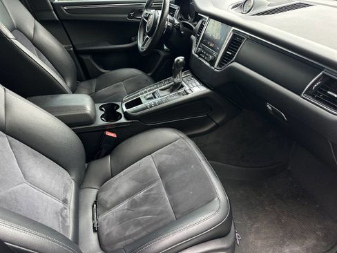 Used 2017 Porsche Macan image 14