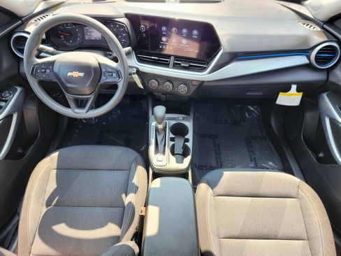 Used 2026 Chevrolet Trax LS w/ LS Convenience Package FWD image 10