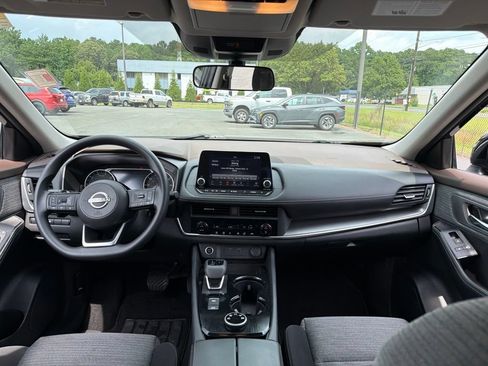 Used 2023 Nissan Rogue SV AWD/4WD image 8
