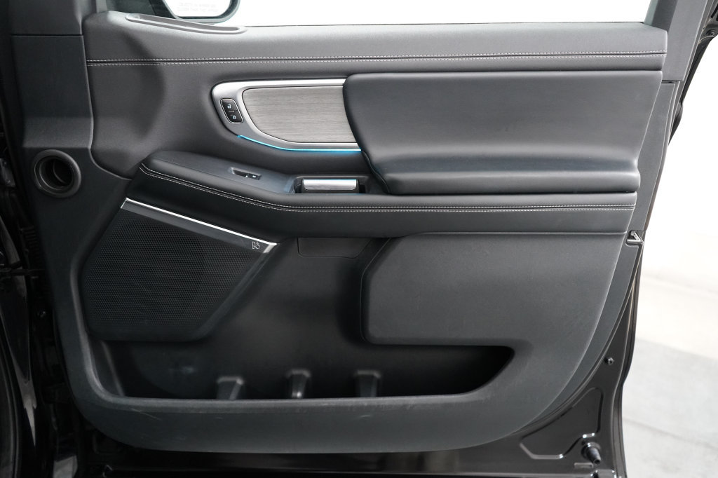 Used 2025 Ford Expedition Max Platinum AWD/4WD image 35