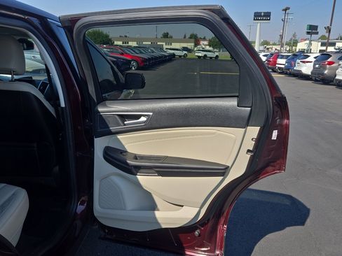 Used 2024 Ford Edge Titanium AWD/4WD image 16