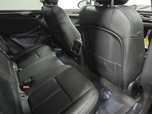 Certified 2025 Porsche Macan image 25
