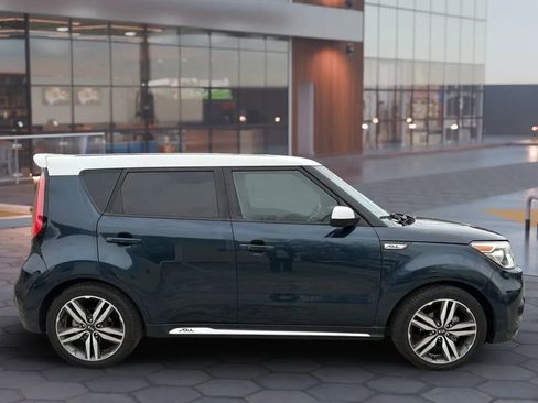 Used 2018 Kia Soul + FWD image 13