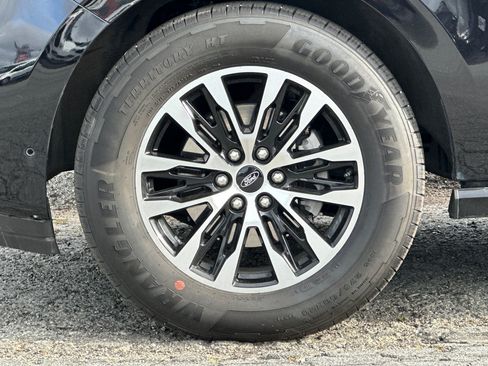 Used 2025 Ford Expedition Max Platinum AWD/4WD image 25