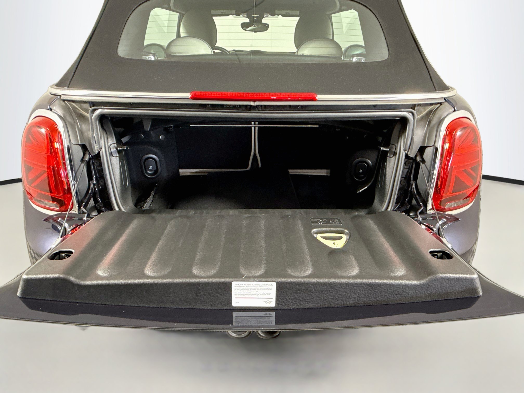 Used 2022 MINI Cooper John Cooper Works FWD image 26