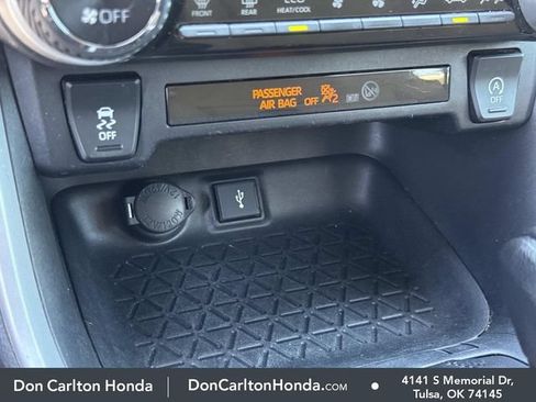 Used 2020 Toyota RAV4 XLE w/ Convenience Package FWD image 21