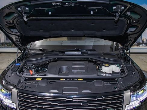 New 2026 Land Rover Range Rover SE image 5