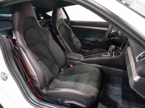 Used 2022 Porsche 718 Cayman GT4 RWD image 15