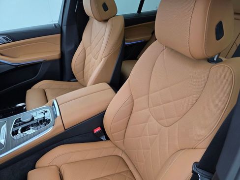 Used 2025 BMW X5 xDrive50e w/ M Sport Package image 11