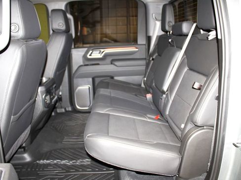 Used 2025 GMC Sierra 2500 Denali image 30