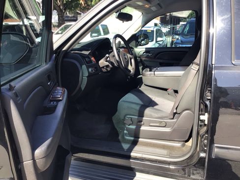Used 2013 Chevrolet Tahoe LS RWD image 5